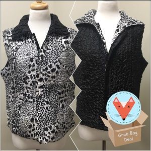🚨SALE🚨 💰Reversible Quilted Vest Cheetah